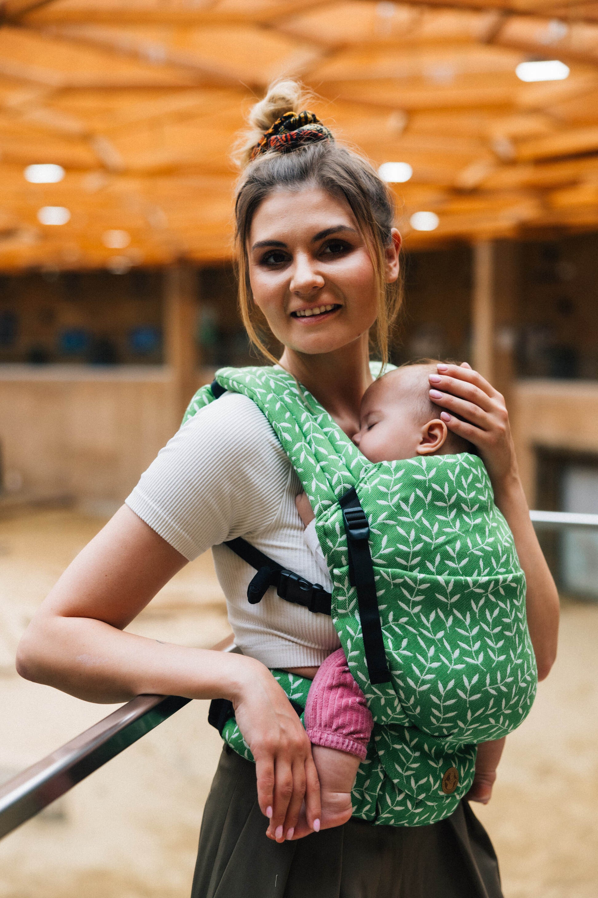 lennylamb lennylight baby carrier bärsele - enchented nook - evergreen