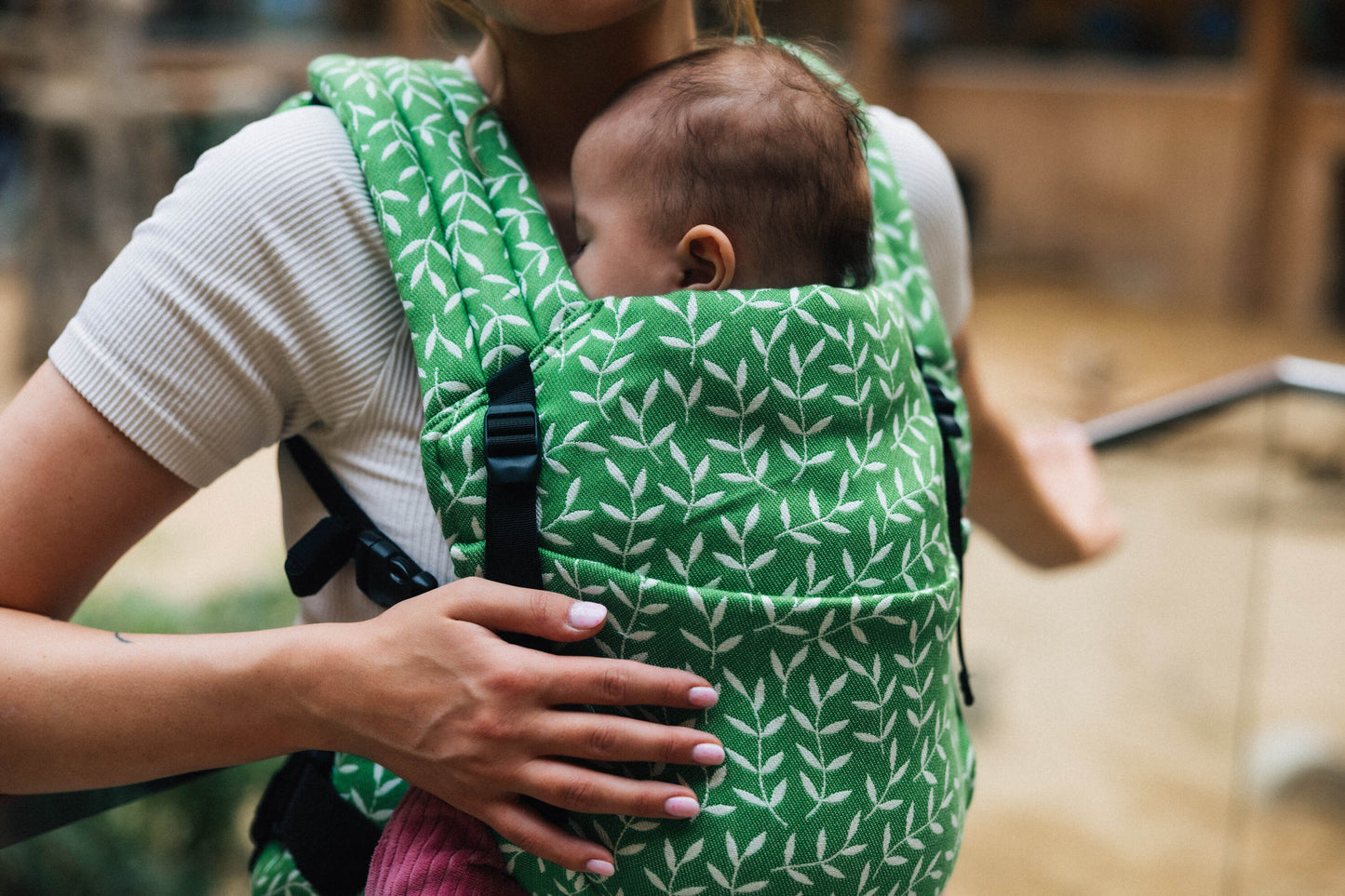 lennylamb lennylight baby carrier bärsele - enchented nook - evergreen